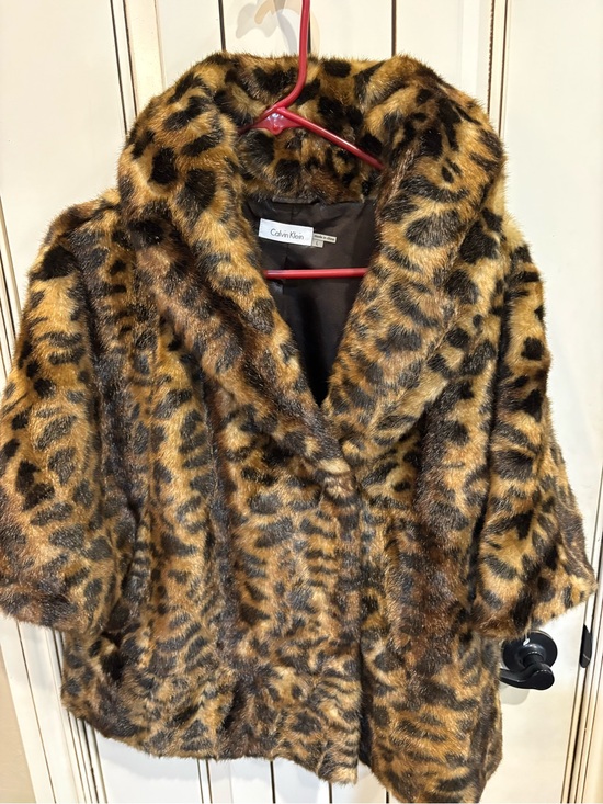 Calvin Klein Jackets & Blazers - Calvin Klein Leopard Print Faux Fur caplet in Brown and Black Sz Large. NWT